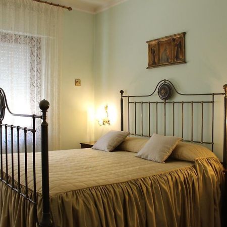 Tres Chic Bed & Breakfast ชิวิตาโนวา มาร์เค ภายนอก รูปภาพ