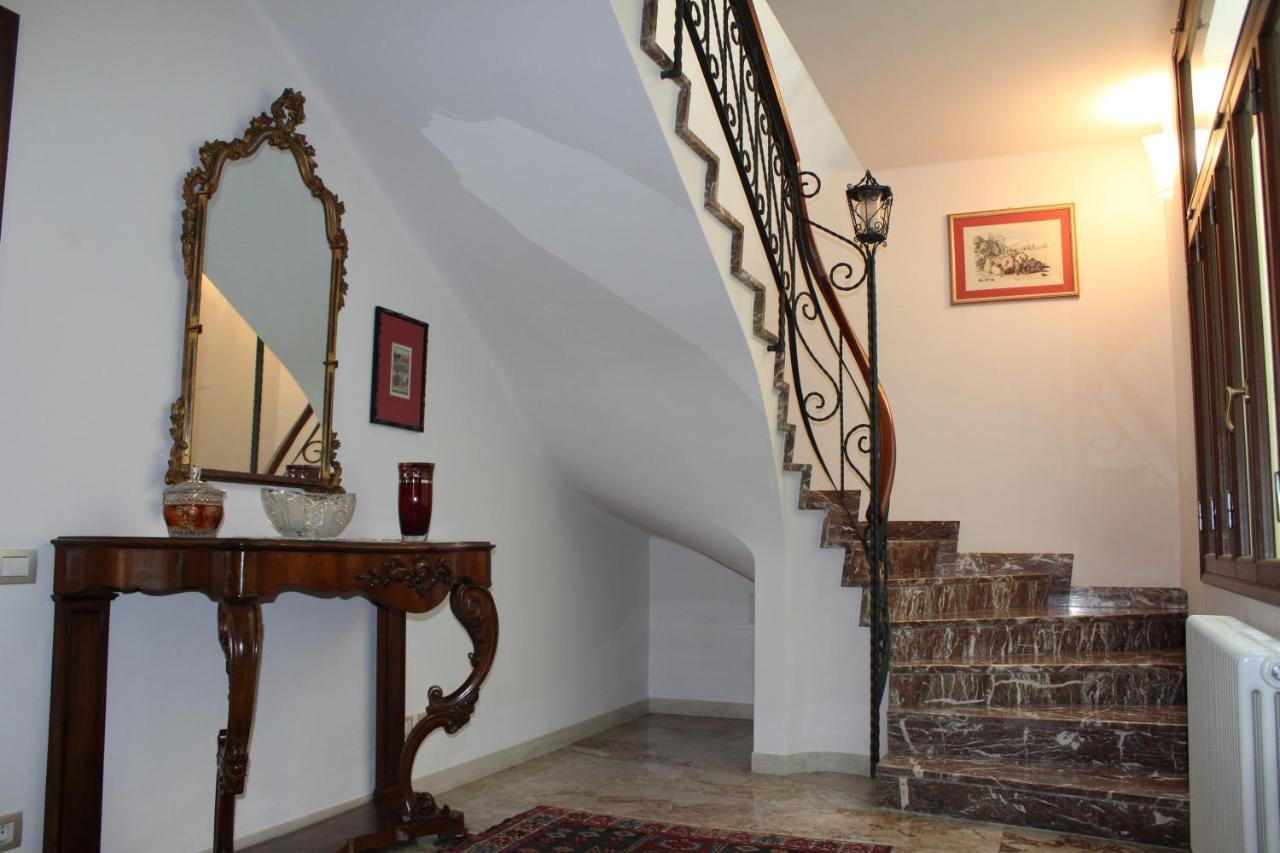 Tres Chic Bed & Breakfast ชิวิตาโนวา มาร์เค ภายนอก รูปภาพ