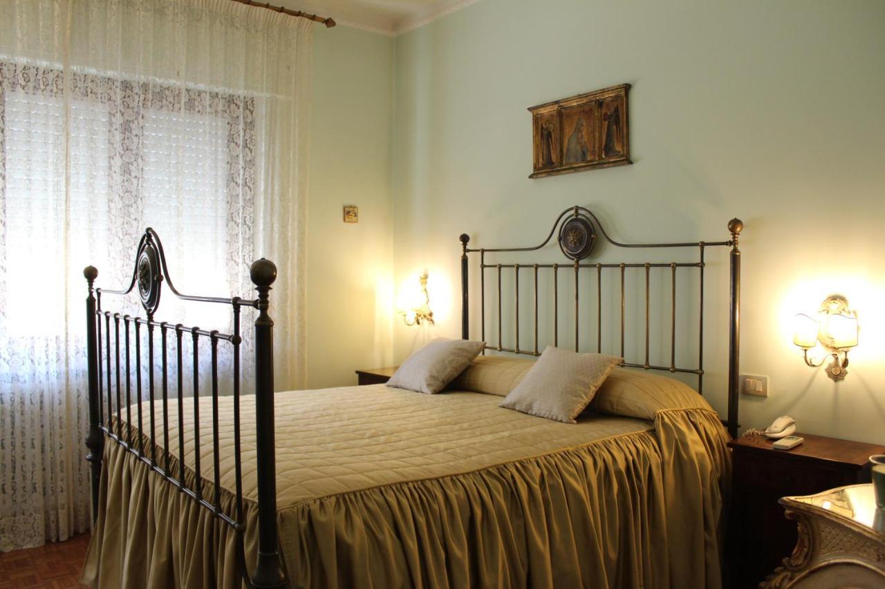 Tres Chic Bed & Breakfast ชิวิตาโนวา มาร์เค ภายนอก รูปภาพ