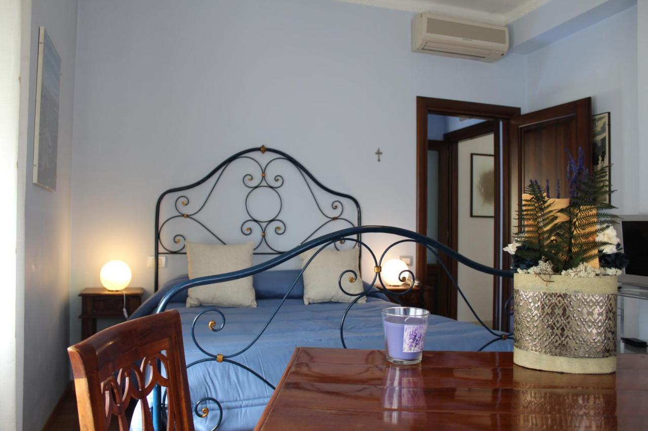 Tres Chic Bed & Breakfast ชิวิตาโนวา มาร์เค ภายนอก รูปภาพ