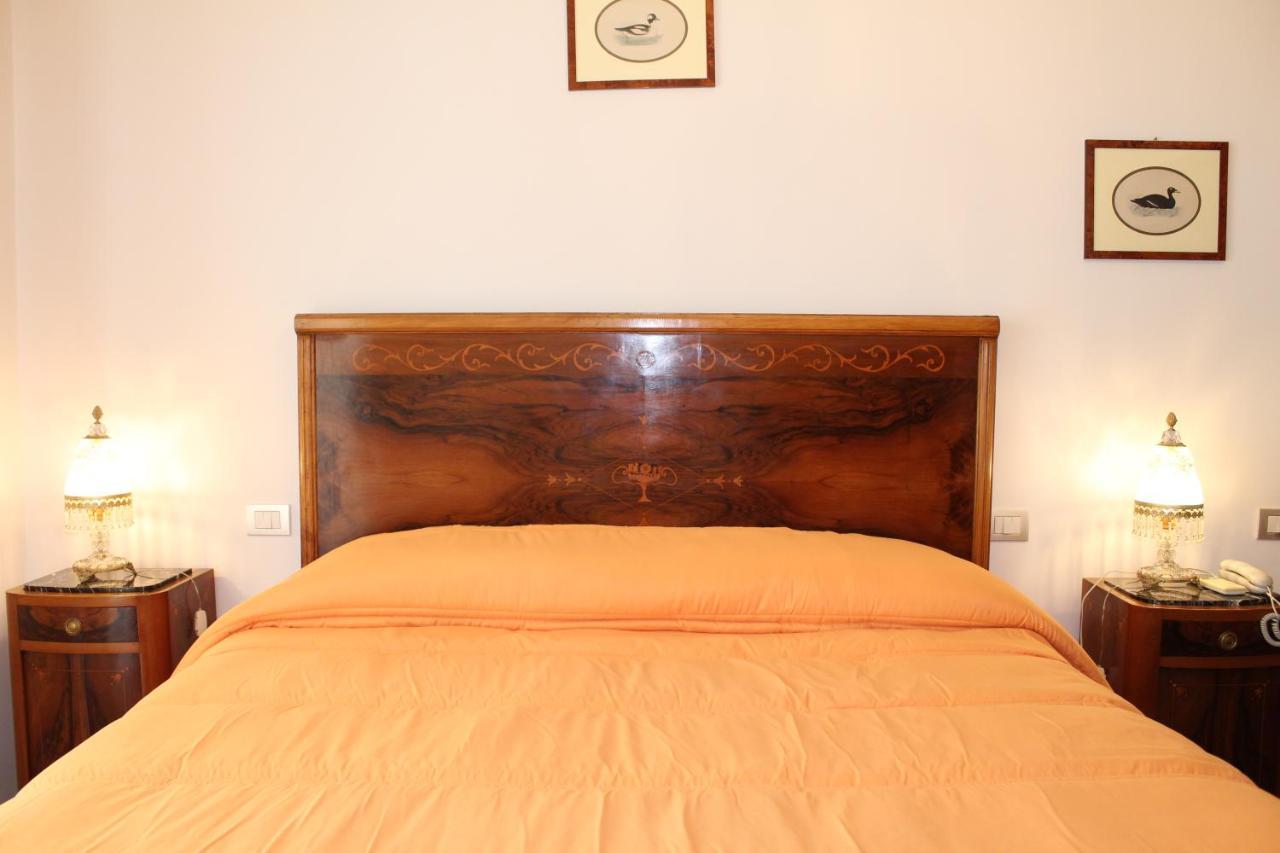 Tres Chic Bed & Breakfast ชิวิตาโนวา มาร์เค ภายนอก รูปภาพ