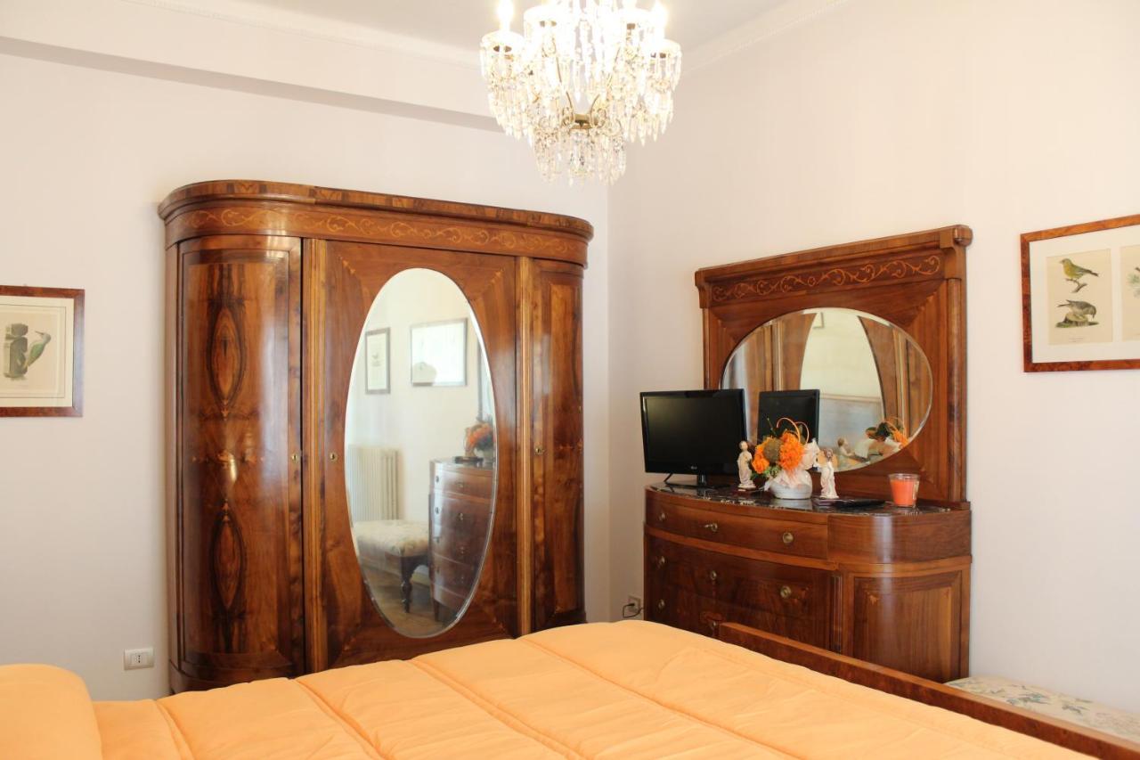 Tres Chic Bed & Breakfast ชิวิตาโนวา มาร์เค ภายนอก รูปภาพ