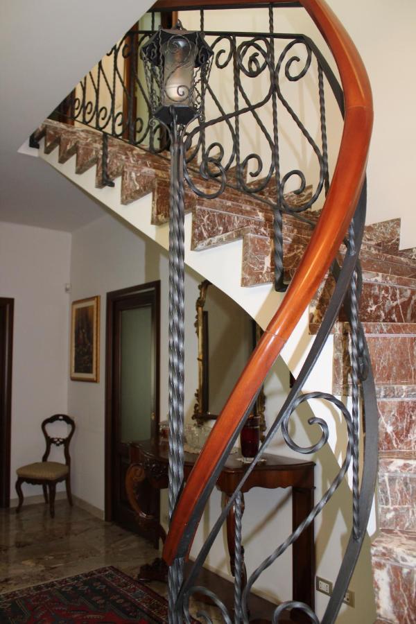 Tres Chic Bed & Breakfast ชิวิตาโนวา มาร์เค ภายนอก รูปภาพ