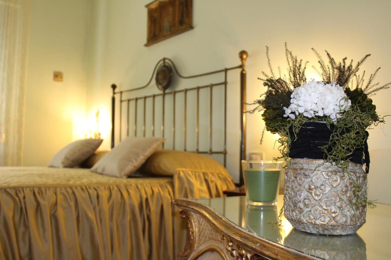 Tres Chic Bed & Breakfast ชิวิตาโนวา มาร์เค ภายนอก รูปภาพ