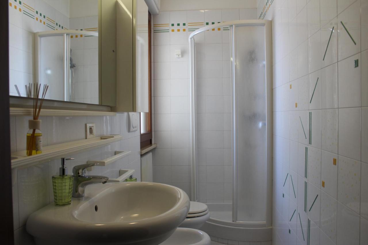 Tres Chic Bed & Breakfast ชิวิตาโนวา มาร์เค ภายนอก รูปภาพ