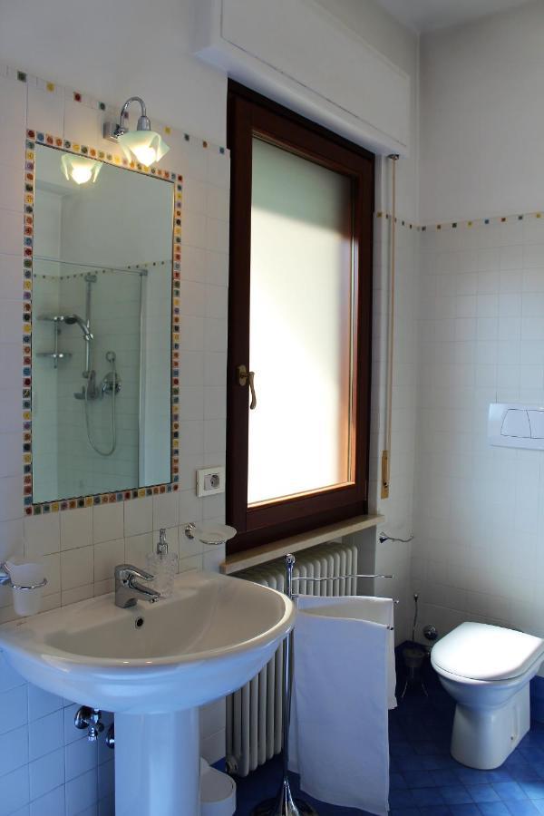 Tres Chic Bed & Breakfast ชิวิตาโนวา มาร์เค ภายนอก รูปภาพ